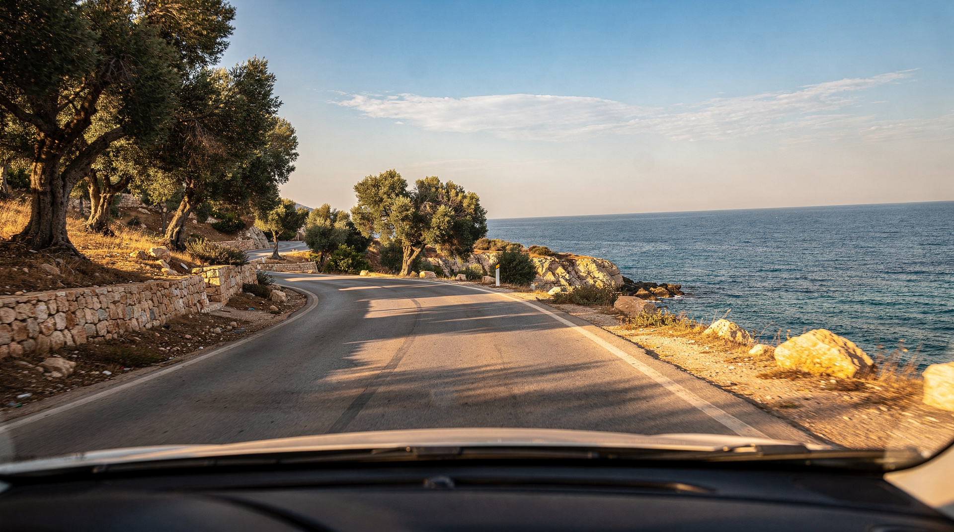 Driving in Cyprus on the left side: what you need to know